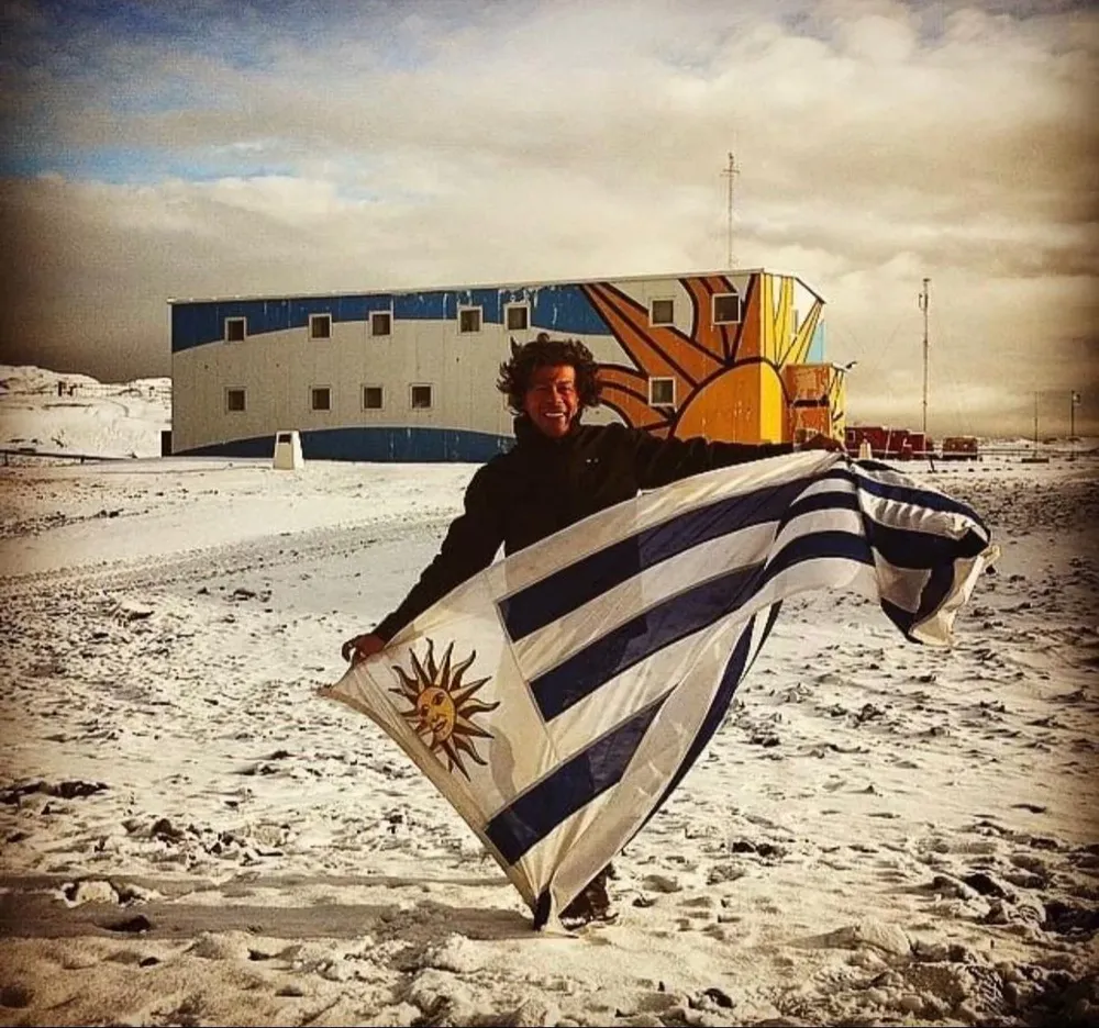 intervencion realizada en la base Antártida uruguaya por el artista en 2015, trabajo documental que merecio premios nacionales e internacionales