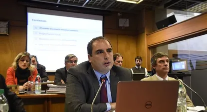gobierno buscara aprobar en el senado tope salarial para jerarcas municipales