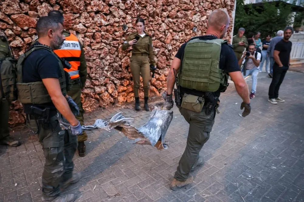 Hasta el momento Israel reporta más de 900 muertos y Gaza 678.