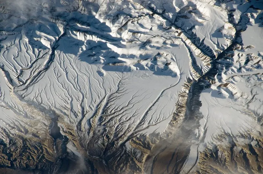 Ríos y nieve en el Himalaya, China e India