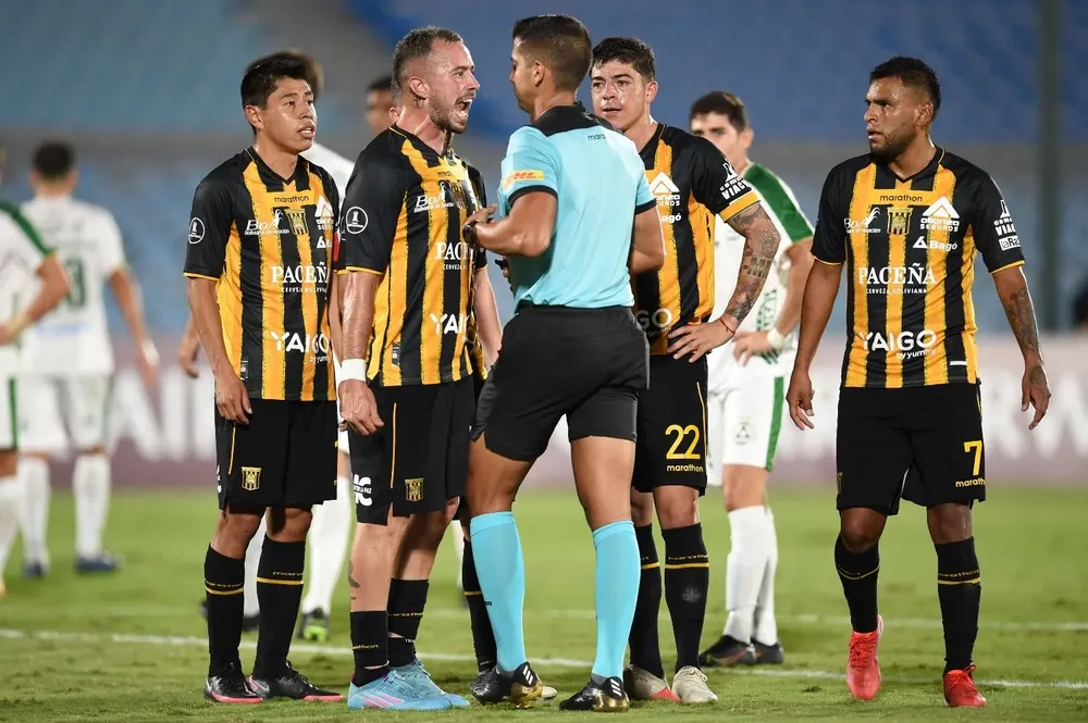 Protesta de Amaral durante el partido contra Plaza por la Libertadores