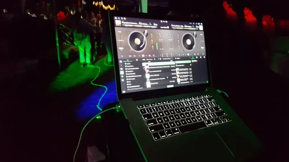 Una momento de camaradería en medio de sojas, maíces y sorgos.