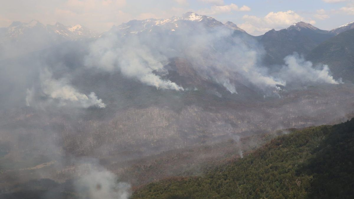 Santiago Del Estero Envió Un Moderno Avión Para Combatir El Incendio 