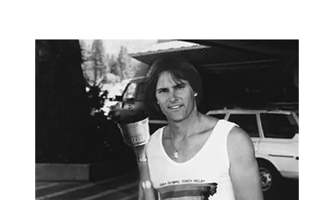 Subastan antorcha olímpica que llevó Bruce Jenner, ahora llamada Caitlyn