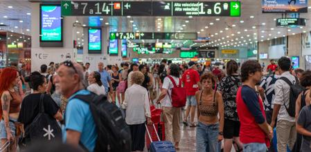 Grandes demoras en la estación Barcelona Sants.