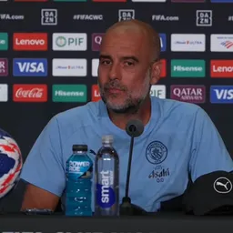 Pep Guardiola, técnico de Manchester City, habló en conferencia de prensa