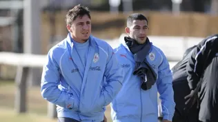Cristian Rodríguez y Walter Gargano, dos de los nombres que maneja Peñarol