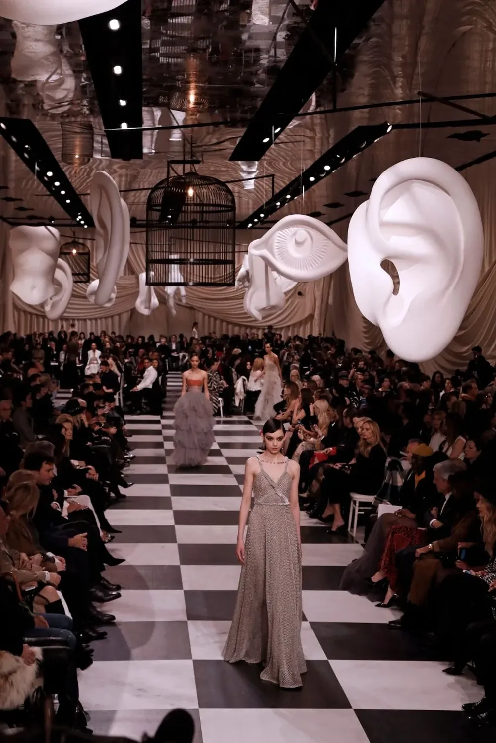 La socialite italiana Chiara Ferragni durante el desfile