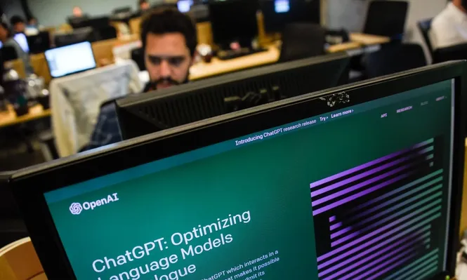 Acciones de empresas de educación caen después de advertencia sobre ChatGPT