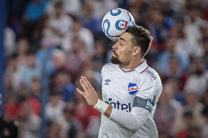 A qué hora juegan Nacional vs Cerro este domingo por el Torneo Apertura y dónde verlo en vivo