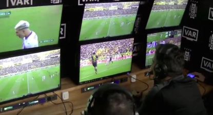 Cabina del VAR del partido Peñarol vs Defensor