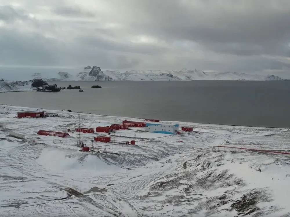 Así se ve la base del Instituto Antártico Uruguayo