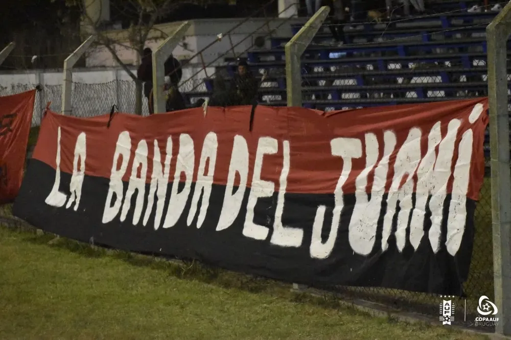 La bandera de Juanicó en el Martínez Monegal
