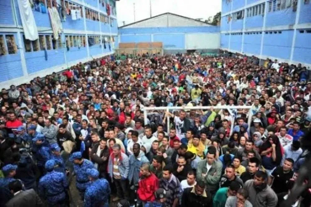 Según las autoridades, el colapso del sistema penitenciario colombiano se evidencia ante los más de 190.000 presos en serias condiciones de hacinamiento.