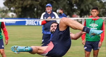 La espectacular chilena de Pereiro en Los Céspedes