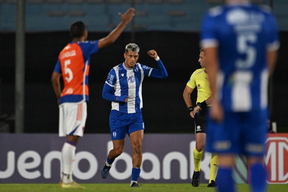 Fernando Mimbacas de Juventud de Las Piedras festeja su gol ante Puerto Cabello por Copa Sudamericana&nbsp;