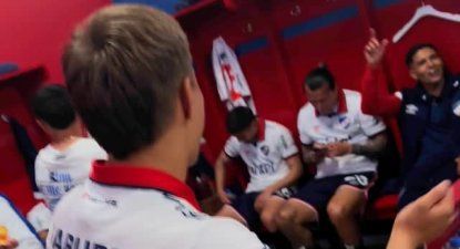 Festejos en el vestuario de Nacional tras el triunfo ante Peñarol en el clásico del Gran Parque Central