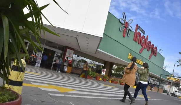 Retoman diálogo en Tienda Inglesa por quita de beneficios