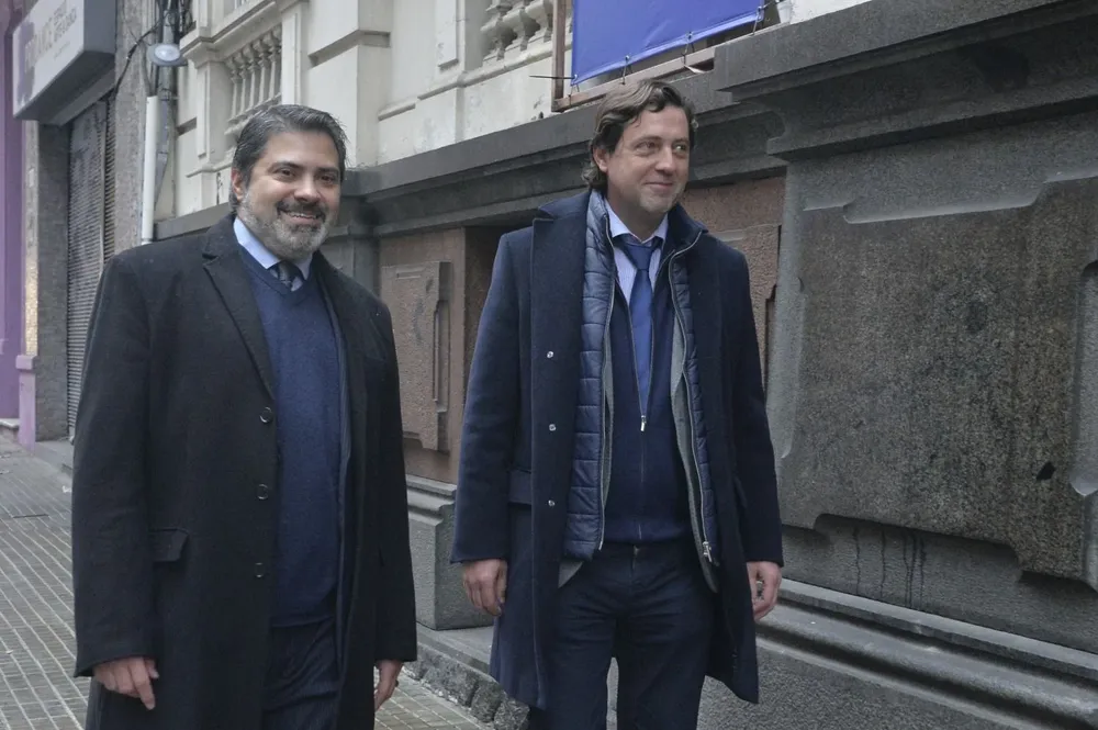 Gastón Tealdi e Ignacio Alonso, vicepresidente y presidente de la AUF hasta marzo
