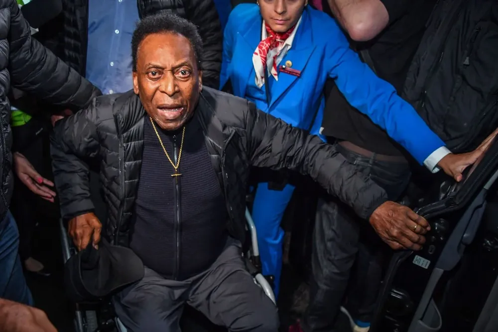 Pelé en uno de sus ingresos a la clínica