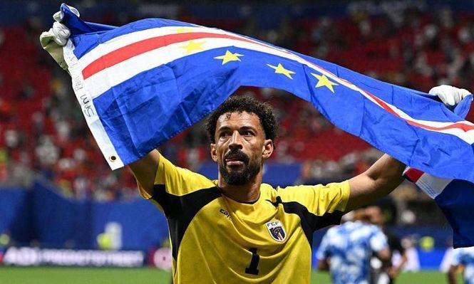 Vozinha hizo siete paradas contra España y ocho en la derrota ante Argentina.