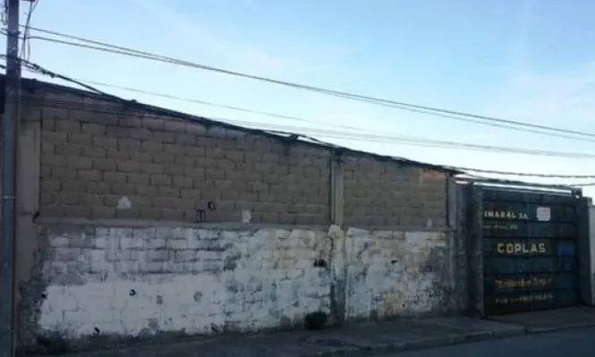 Frente de uno de los inmuebles que rematará José Borrazas