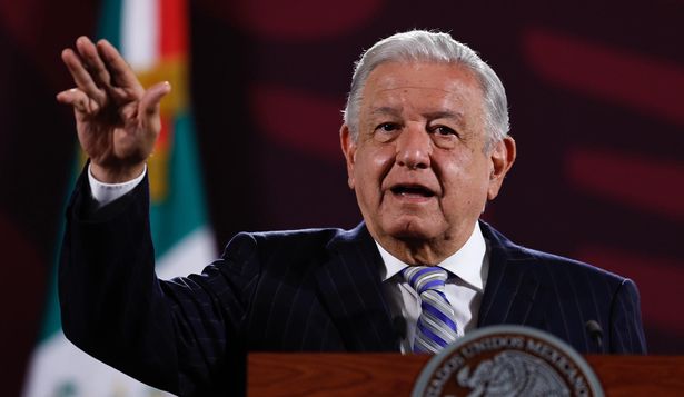 AMLO se despide del poder con una alta popularidad en México y le delega un polémico plan de reformas a Sheimbaum