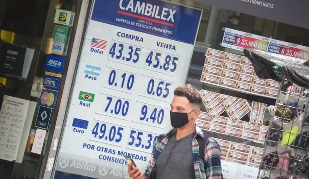 Algunos analistas advierten por un impacto a la baja sobre el dólar con la última decisión del BCU de subir la tasa.