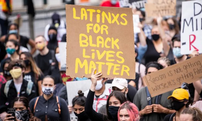 De minoría hispana a inmigrantes o latinx: 200 términos fueron restringidos en webs gubernamentales bajo la administración Trump