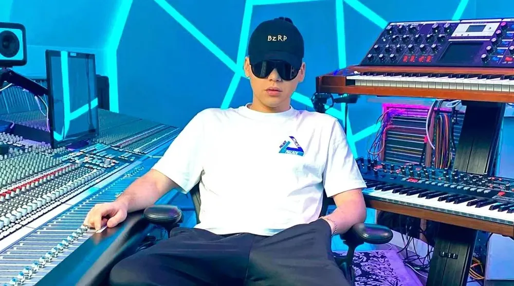 Bizarrap cambió su nombre a Bizapop