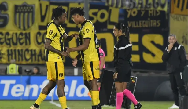Bruno Betancor junto a Abel Hernández