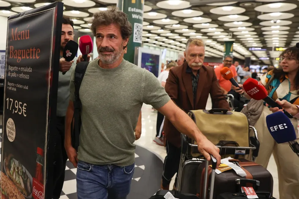 Rodolfo Sánchez llega a Madrid, luego de visitar a su hijo.
