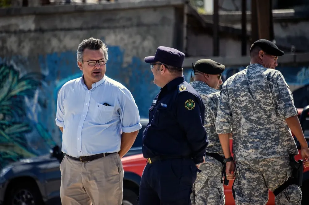 Santiago González dice que le usurparon su identidad.