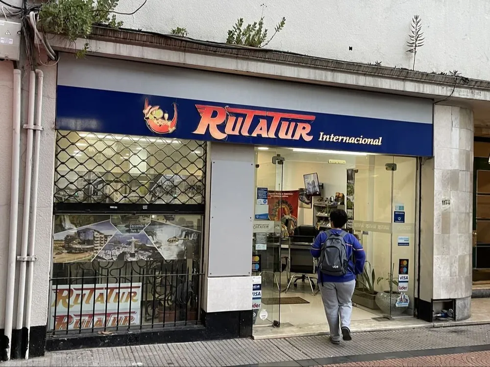 Fattorini remata local comercial en plaza Cagancha.