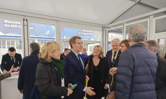 Feijóo a su llegada al Congreso del PPE en Bucarest.