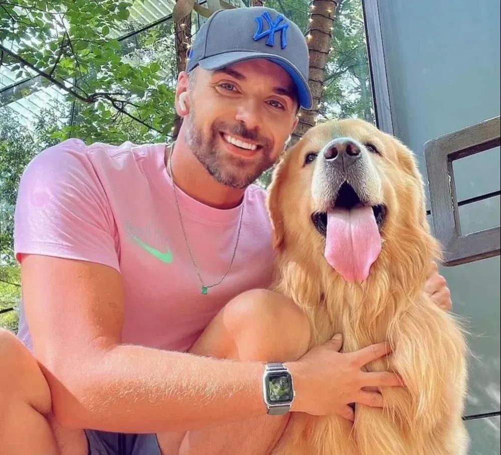 João Fantazzini junto a su perro