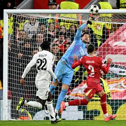 Thibaut Courtois le sacó un gol a Darwin Núñez en el partido entre Liverpool y Real Madrid por la Champions League