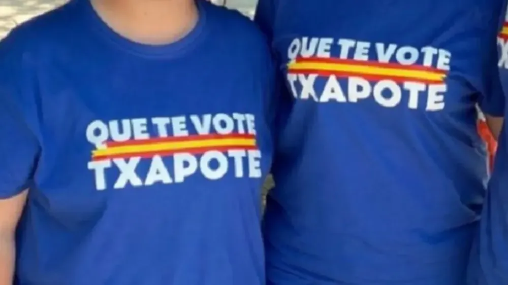 La Junta Electoral prohibió que los electores vistan prendas con el lema que te vote Txapote