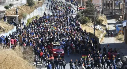 Al comenzar la caminata, el vicepresidente Choquehuanca dijo “las organizaciones están nuevamente en las calles para decirle al mundo, a todos, que aquí estamos.