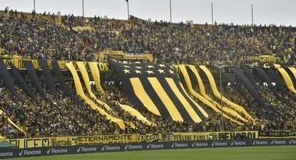 El escudo gigante de Peñarol