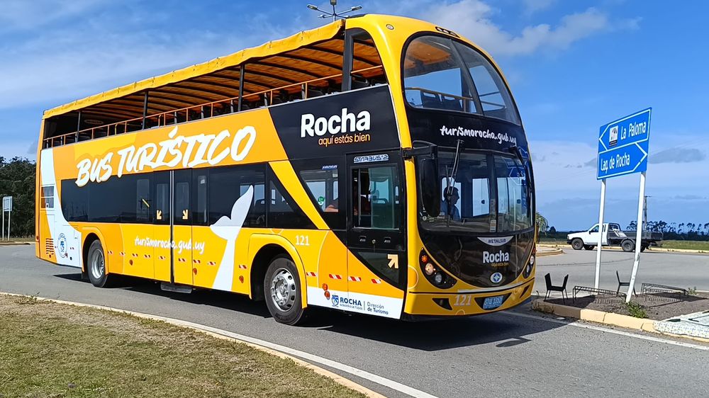 bus turistico rocha.jpeg