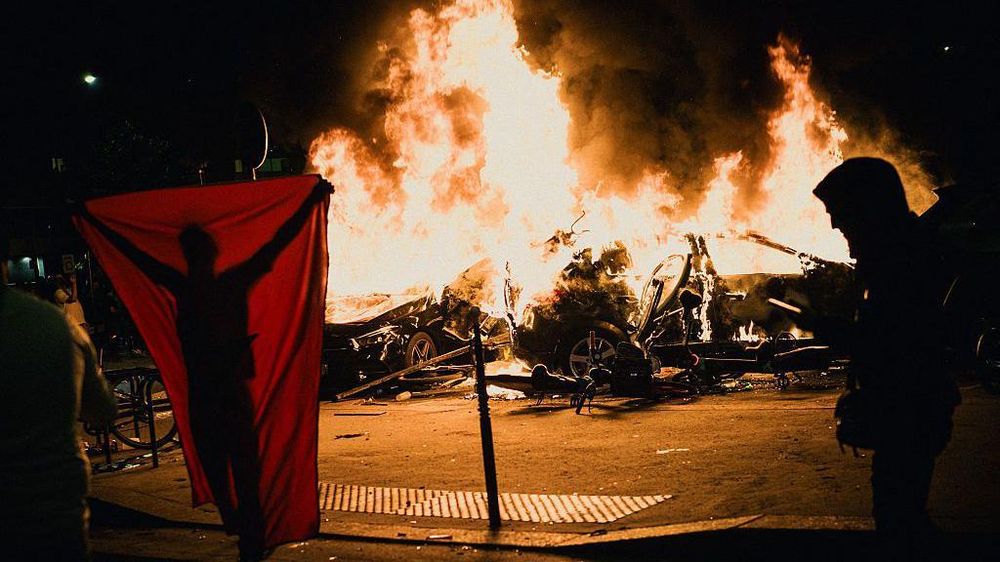 Francia había desplegado hasta 5.400 policías en París.