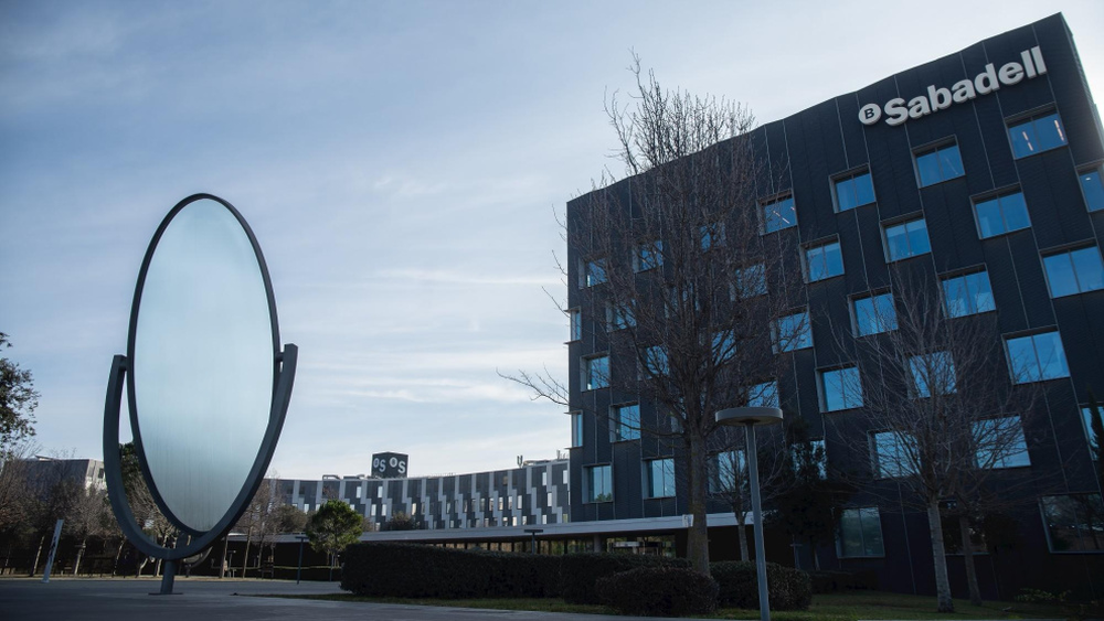 Edificio del Banco Sabadell en San Cugat del Vallés (Barcelona).