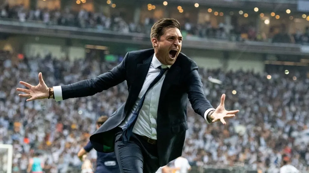 Alonso es nuevo entrenador del Sevilla.