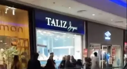 La gente comenzó a correr por el estruendo