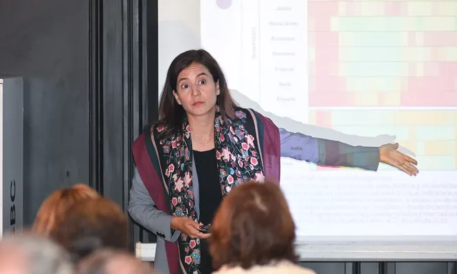 Santos durante la charla realizada la semana pasada.