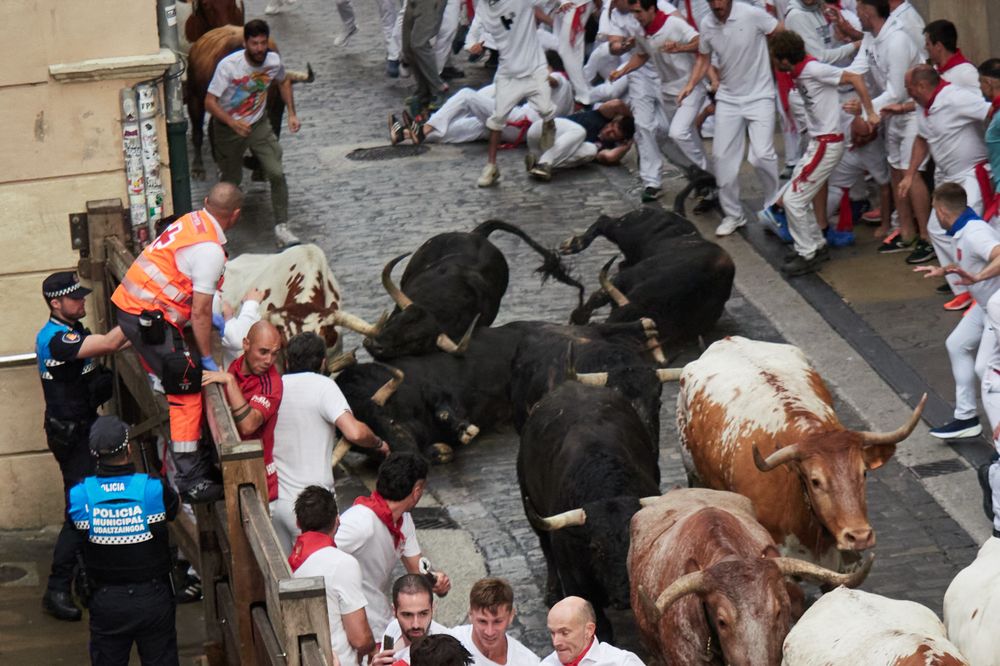 Primer encierro de San Fermín 2025: caídas entre una multitud de corredores y seis heridos, todos los detalles. (Europa Press)