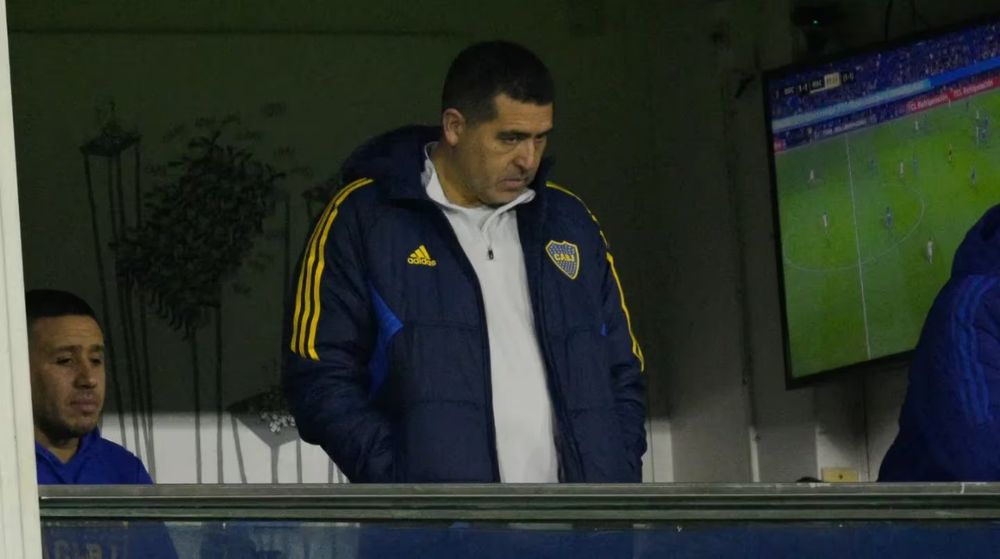 Juan Román Riquelme llevó ánimo a los jugadores de Boca Juniors en Ezeiza:  qué les dijo