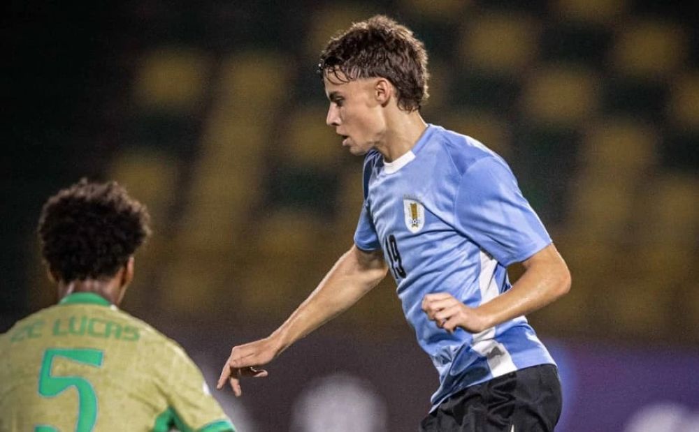 Pablo Alcoba jugando con la selección uruguaya juvenil ante Brasil Pablo Alcoba jugando con la selección uruguaya juvenil ante Brasil