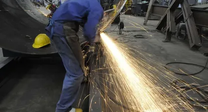 Mejoran expectativas de industriales y se modera desempleo